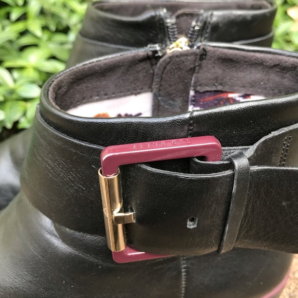 Ted Baker Ankle Boots Booties Black Leather Womens 37 Purple Lucite Buckle - Picture 2 of 11